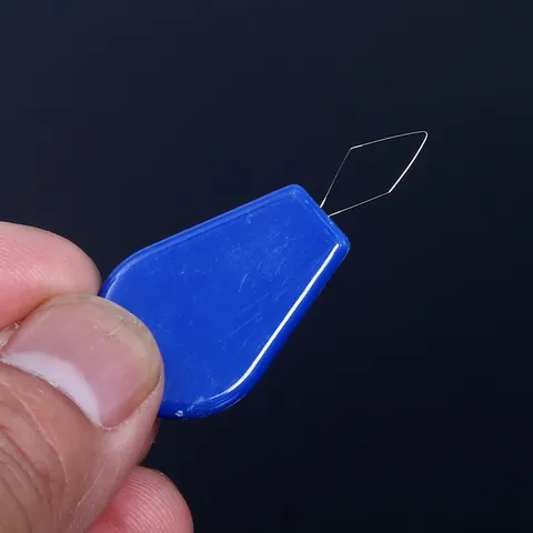 Plastic Handle Copper Wire Needle Threader Sewing Tool Stitching Aid For Elderly DIY Craft Jewelry Making Accessories