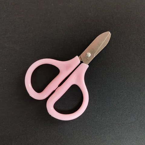 Mini Forbici Portatili in Acciaio Inossidabile per Kit da Cucito Studenti Fai Da Te Artigianato Forbici di Sicurezza Rosa