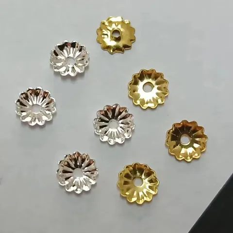Calottes en Fer Rétro Fleurs Inter intercalaires Floraux Creux pour Fabrication de Bijoux DIY Bracelet Collier Accessoires de Bijouterie Antique
