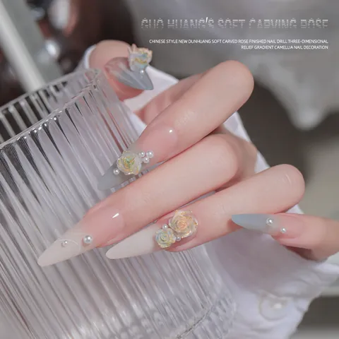 Estilo Chino Dunhuang 3D Relieve Resina Rosa Camelia Decoraciones de Uñas Degradado Borde Dorado Flor Manicura Charms