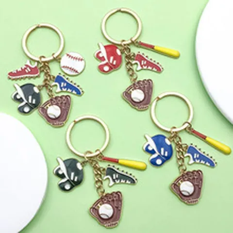 Cartoon Sport Thema Legierung Emaille Schlüsselanhänger Baseball Fußball Basketball Handschuh Schuh Helm Tasche Anhänger Geschenk