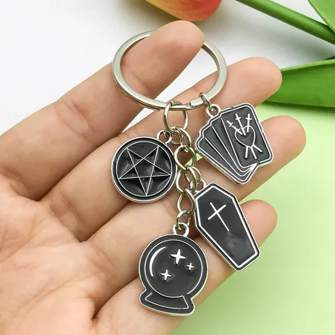Porte-clés Halloween en Émail Noir Gothique pour Femmes Hommes Alliage Pentagramme Croix Carte de Tarot Chat Citrouille Pendentif de Sac Bijoux Cadeau