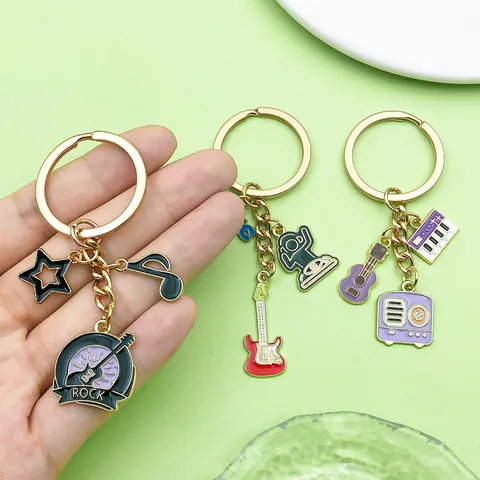 Fashion Musical Instrument Guitar Piano Music Note Alloy Enamel Keychain Creative Rock Bag Pendant Key Ring Accessory Gift