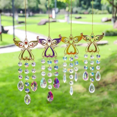 Attrape-Soleil en Cristal Ailes d'Ange Pendentif Prisme Cœur en Métal Ornement Suspendu Carillon à Vent en Perles Colorées Décoration Maison Jardin