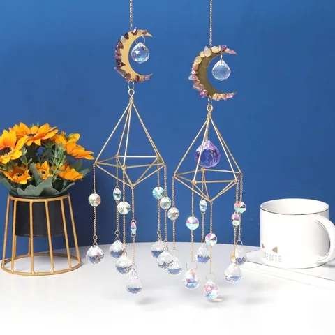 Ornamento Suncatcher in Cristallo di Luna Con Catena in Metallo Dorato Sfera in Pietra Triturata Geometrica per Casa