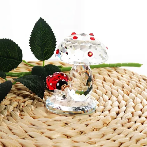 Ornement Champignon Coccinelle en Cristal Figurine en Cristal Blanc Facetté Avec Strass Décoration de Bureau Salon Maison