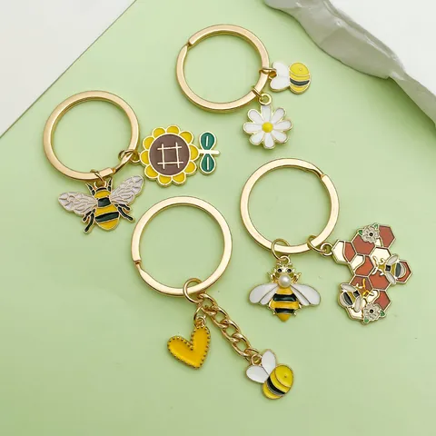 Cartoon Biene Sonnenblume Emaille Schlüsselanhänger Zinklegierung Honigbiene Gänseblümchen Tasche Charm Damen Geschenk Metall Schlüsselring