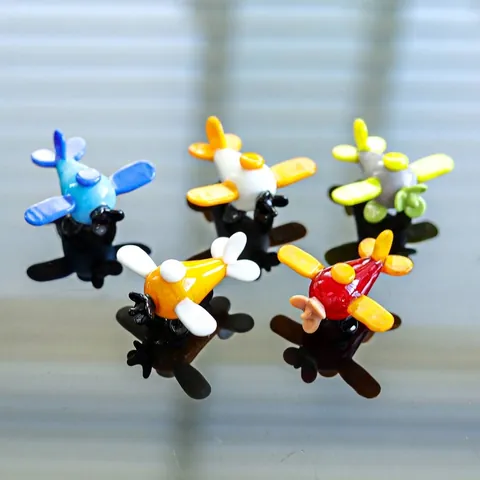 Miniature Cartoon Tempered Glass Airplane Model Ornament Hand Blown Liuli Aircraft Figurine Creative Desktop Decor For Living Room