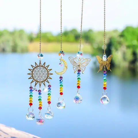 Acchiappasole in Cristallo Campanello a Vento Con Metallo Svuotato Design Sole Luna Farfalla Perline Colorate Sfera di Cristallo Sfaccettata Decorazione Sospesa