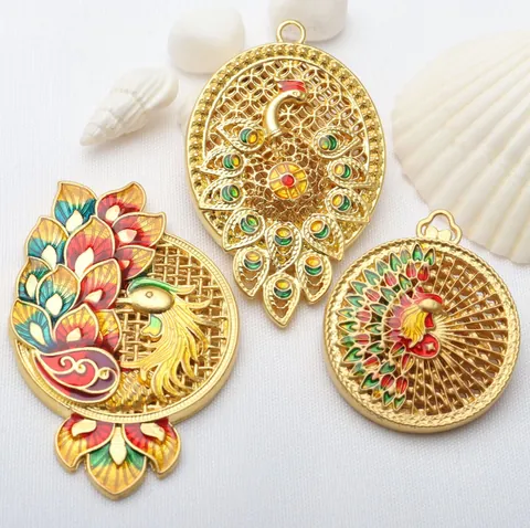 Ethnic Style Hollow Peacock Pendant Ancient Gold Plated Copper Enamel Charms For DIY Necklace Sweater Chain Car Hanging Jewelry Making Accessories