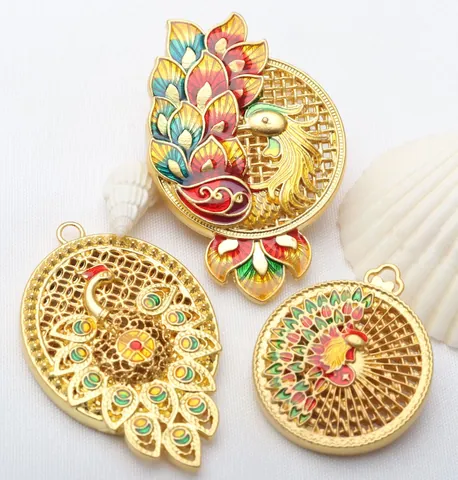 Ethnic Style Hollow Peacock Pendant Ancient Gold Plated Copper Enamel Charms For DIY Necklace Sweater Chain Car Hanging Jewelry Making Accessories