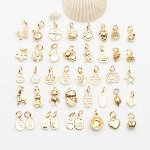 Amuletos de Metal Chapados en Oro de 14K 18K Símbolos Tradicionales de la Suerte Colgantes Zhaocai Nafu para DIY Pulsera Collar Fabricación de Joyas Accesorio Hecho a Mano
