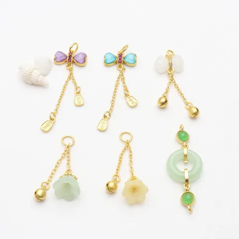 Colgantes Chinos Vintage de Oro de Arena en Forma de Bolsa de la Suerte de Cobre Galvanizado con Mariposa de Esmalte y Piedra Artificial para Joyería DIY