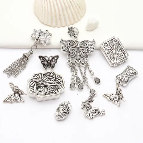 Pendentifs en Alliage de Ton Argent Tibétain Rétro Papillon Lotus pour la Fabrication de Bijoux DIY Accessoires Ethniques à Gland