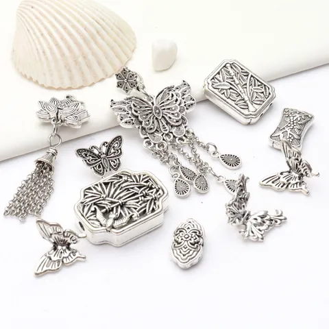 Pendentifs en Alliage de Ton Argent Tibétain Rétro Papillon Lotus pour la Fabrication de Bijoux DIY Accessoires Ethniques à Gland