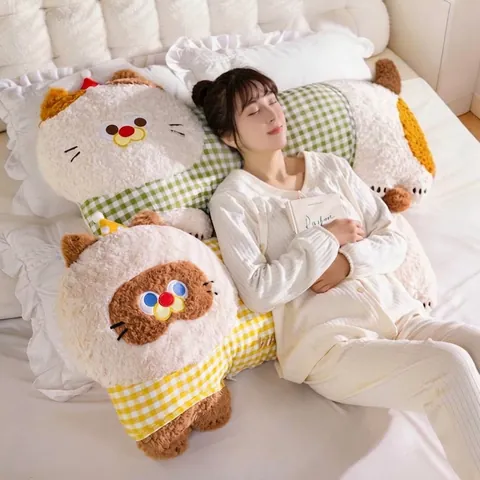 Mignon Traversin en Forme de Chat Douce Fourrure de Lapin Brossée Tissu Écossais Velours de Cristal Coussin de Sommeil Décoration Maison
