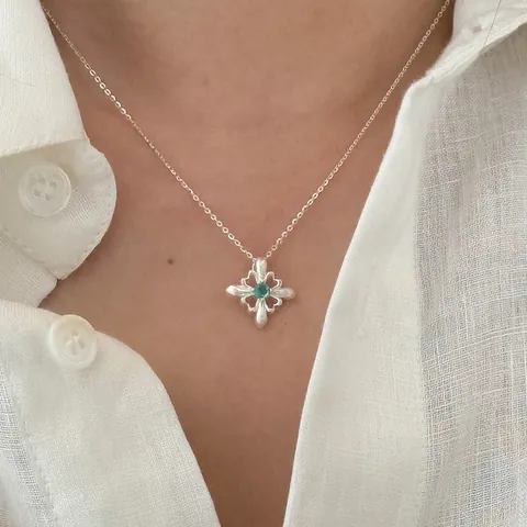 S925 Plata de Ley Flor de Lis Circonia Colgante Collar Minimalista Moda Cadena de Clavícula Joyería para Mujer Regalo