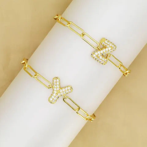 18K Vergoldetes Blasen-Initialen-Strass-Büroklammer-Kettenarmband Für Damen Personalisiertes Alphabet-Charm-Schmuckstück