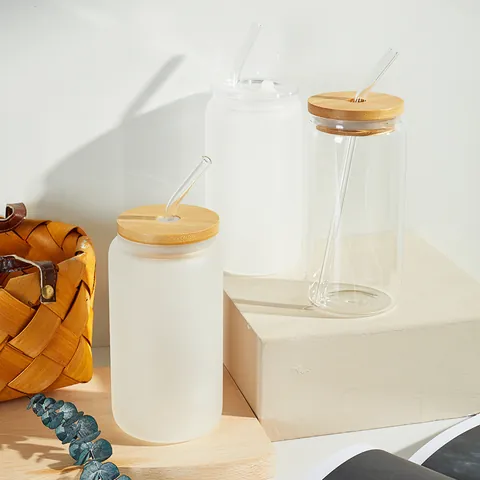16oz Sublimation Glass Can With Bamboo Lid And Straw Clear Frosted Beer Can Shaped Soda Cup Hand-Blown Heat-Resistant Glassware