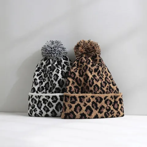 Damen Leopardenmuster Pom Pom Beanie Mütze Winter Warm Polyacryl Strickmütze Mode Outdoor Alltäglich Mütze Accessoire