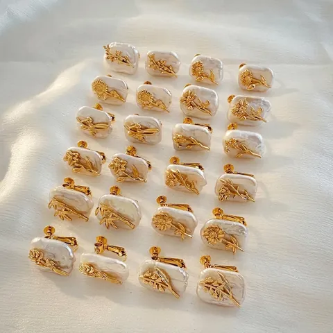Birth Month Flower Natural Baroque Pearl Earrings 18K Gold Plated Copper Vintage Elegant Ear Clips For Women Birthday Jewelry Gift