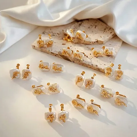 Birth Month Flower Natural Baroque Pearl Earrings 18K Gold Plated Copper Vintage Elegant Ear Clips For Women Birthday Jewelry Gift