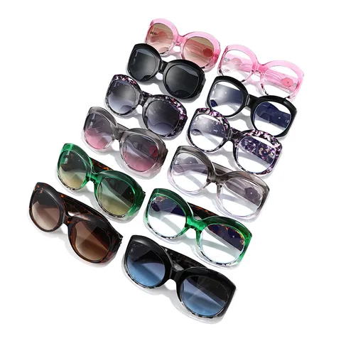 Oversized Round Frame Sunglasses For Women Men Fashion Vintage Rhinestone Temple UV400 Protection Eyewear Trendy Large Eyeglasses