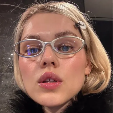 Vintage Kleine Driehoek Kattenoog Zonnebril Voor Dames Heren 90er Jaren Chic Licht Smal Metalen Frame UV400 Bescherming