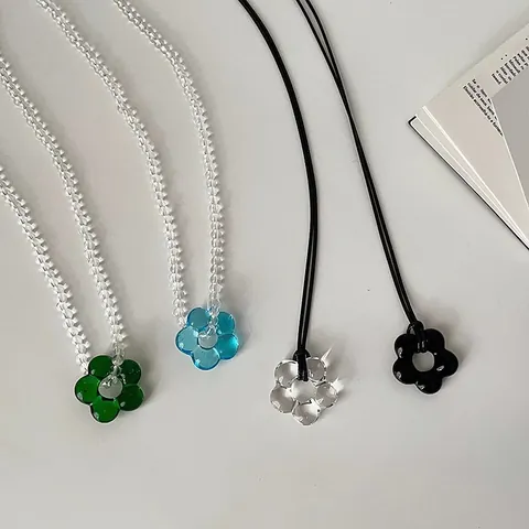 Nischendesign Bunte Glas Blume Perlenkette Titanstahl Kette Süße Sommer Choker Lange Pullover Kette Für Damen Schmuck