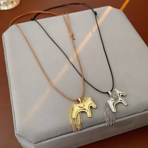 Vintage Pferd Quaste Anhänger Halskette Für Damen Titanstahl Legierung Strass Emaille Tier Charm Lange Pullover Kette Schmuck