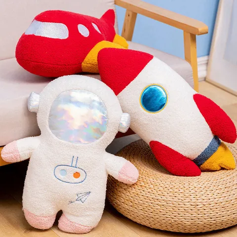 Peluche Spaziale Cartoon Astronaute Razzo Aereo Morbido Cuscino in Velluto Nuvola Bambola Spaziale Creativa per Cameretta Bambini Divano