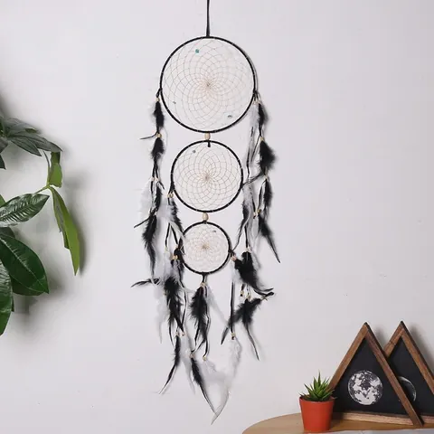 Capteur de Rêves Style Amérindien Trois Anneaux Suspension Murale Tissage Artisanal Plumes Perles Décoration Maison Bohème Cadeau