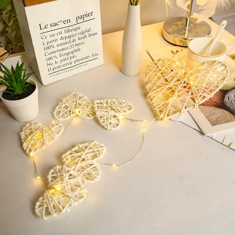 Adornos Colgantes de Corazón Tejido de Ratán LED Estrella Luna Campanas de Viento Para Dormitorio Decoración de Pared Regalo de Boda Cumpleaños Luz Nocturna Romántica