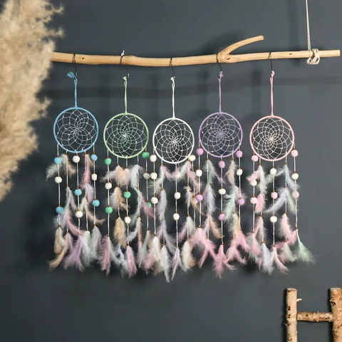 Atrapasueños Bohemio Hecho a Mano Decoración de Pared Con Plumas de Colores Pompones para Dormitorio de Niños Hogar Adorno