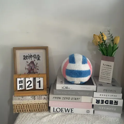 Cojín de Peluche de Voleibol Deportivo Suave con Costuras Coloridas Decorativo para Hogar Dormitorio Regalo de Cumpleaños para Niños