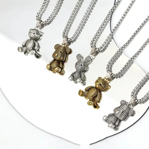 Collana con Ciondolo Orso Coniglio a Righe Hip Hop per Uomo Donna Lega in Acciaio al Titanio Catena Lunga da Maglione Stile Street Retro