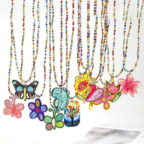 Handgefertigte Dopamin-Farbe Perlenkette Süße Acryl Blume Schmetterling Dinosaurier Herz Anhänger Schlüsselbeinkette Schmuck