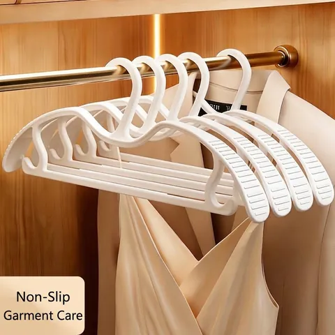 Seamless Anti Slip PP Clothes Hanger Space Saving Short Neck Wide Shoulder Hanger For Coats Dresses Closet Organizer