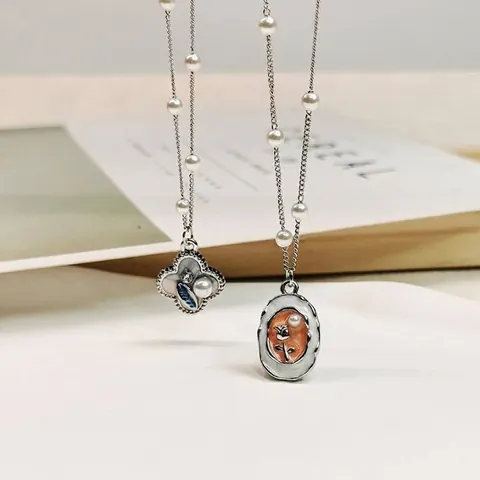Collana con Pendente Floreale Dipinto a Olio Vintage per Donna Raffinata Catena a Clavicola in Perla Artificiale Strass Gioielli