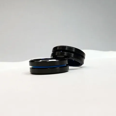 Anillo de Acero de Tungsteno Negro Mate para Hombres Mujeres Incrustación Ranurada Azul Joyería de Moda Anillo de Banda Regalo