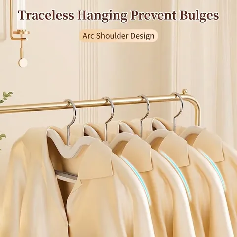 Kort Halsontwerp Afdrukvrije Antislip Kledinghanger Voor Huis Slaapzaal Ruimtebesparend Schouderbescherming PP Kunststof Hanger Minimalistische Kledingkast Opslag
