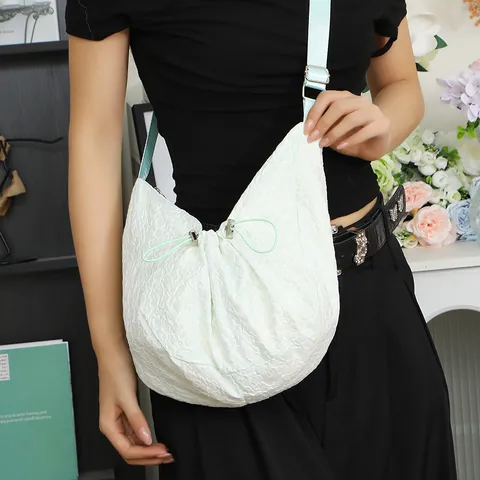 Sac Bandoulière Nuage pour Femme Grande Capacité Minimaliste Plissé Polyester Jacquard Sac Dumpling Sangle Réglable