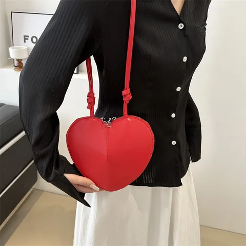 Sac Bandoulière Chic en Cuir PU en Forme de Cœur pour Femmes Petit Sac À Épaule Décontracté Rouge Uni Mode