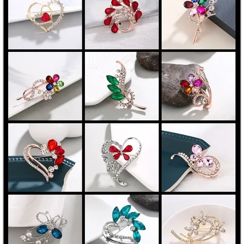Sweet Alloy Rhinestone Brooch For Women Crystal Heart Butterfly Flower Pin Elegant Clothing Accessories Fashion Jewelry Gift