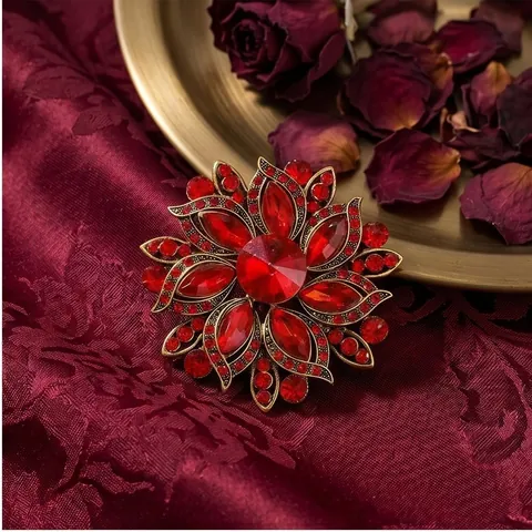 Vintage Legierung Strass Blume Brosche Retro Kristall Floral Brustnadel High-End Mantel Zubehör Schmuck Für Damen Party Geschenk