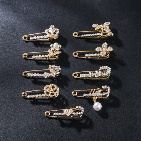 Elegant Alloy Rhinestone Brooch Pin For Women Fashion Flower Crown Swan Design Safety Pin Clothing Waist Adjustment Jewelry