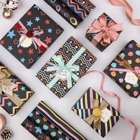 Zwart Inpakpapier Verjaardag Festival DIY Knutselpapier Met Gekleurde Sterren Strepen Geometrische Patronen Offset Papier Voor Geschenkdoos Verpakking