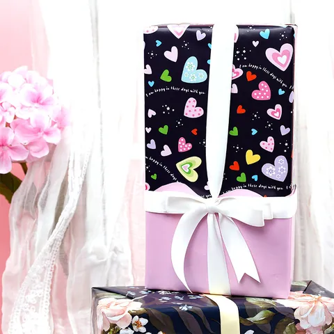 Romantisch Valentijnsdag Cadeaupapier Dubbelzijdig Gecoat Papier Hart Roos Bloemenpatroon Bruiloft Feest Cadeauverpakking