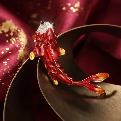 Broche Carpe Koi en Émail Rouge Style Chinois Vintage pour Femmes Broche en Alliage de Zinc Strass Carpe Accessoire de Corsage de Costume