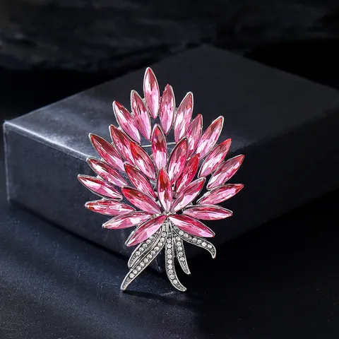 Elegant Alloy Flower Bouquet Brooch Pin High-End Rhinestone Crystal Brooch For Suit Jacket Coat Women Wedding Party Jewelry Gift